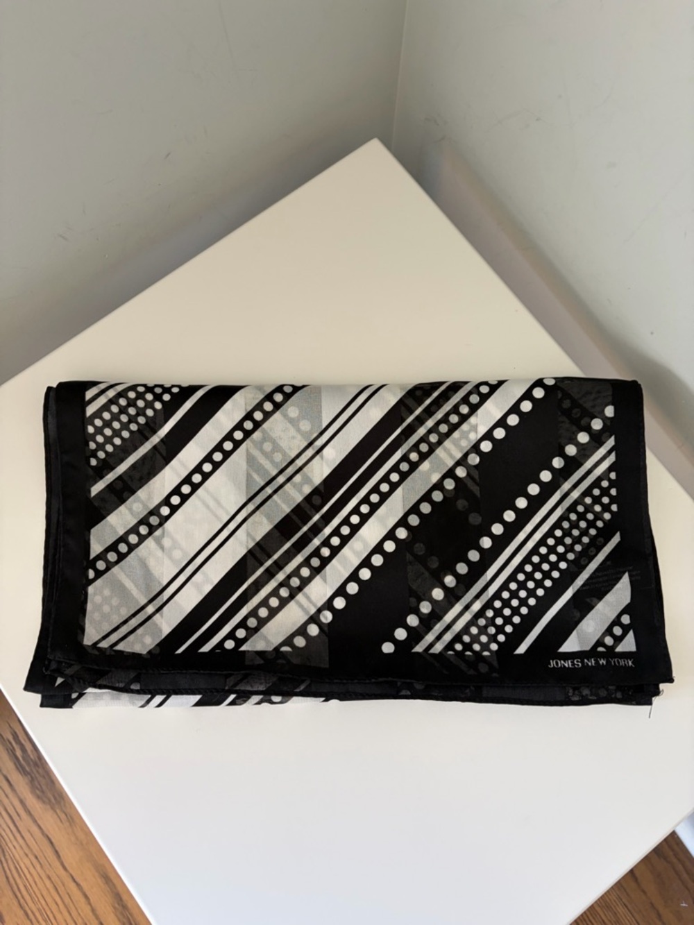Jones New York Black and White Graphic Print Scarf